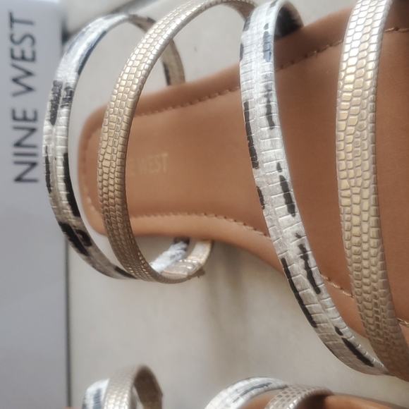 Nine West Gold Multi Volored Sandals size 8M - Picture 2 of 4